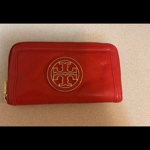 NWT Authentic Tory Burch leather wallet